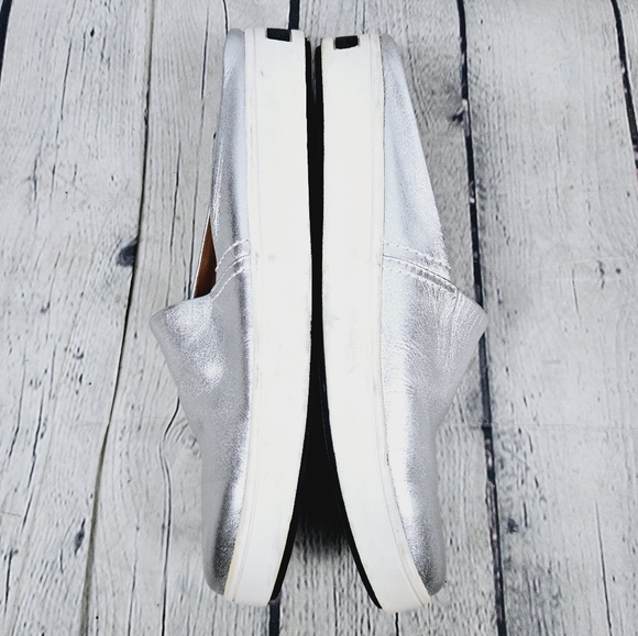 H by HALSTON | Sabrina metallic leather slipon flats mules - Picture 3 of 10